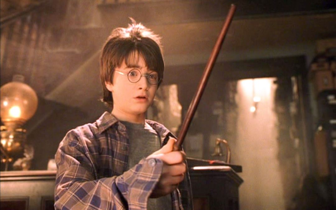 Harry Potter and the Sorcerer's Stone - Harry buys a wand